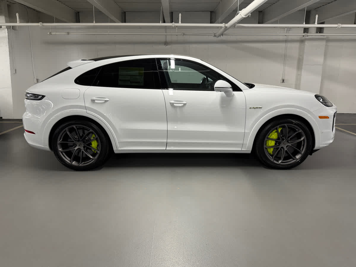 new 2025 Porsche Cayenne car