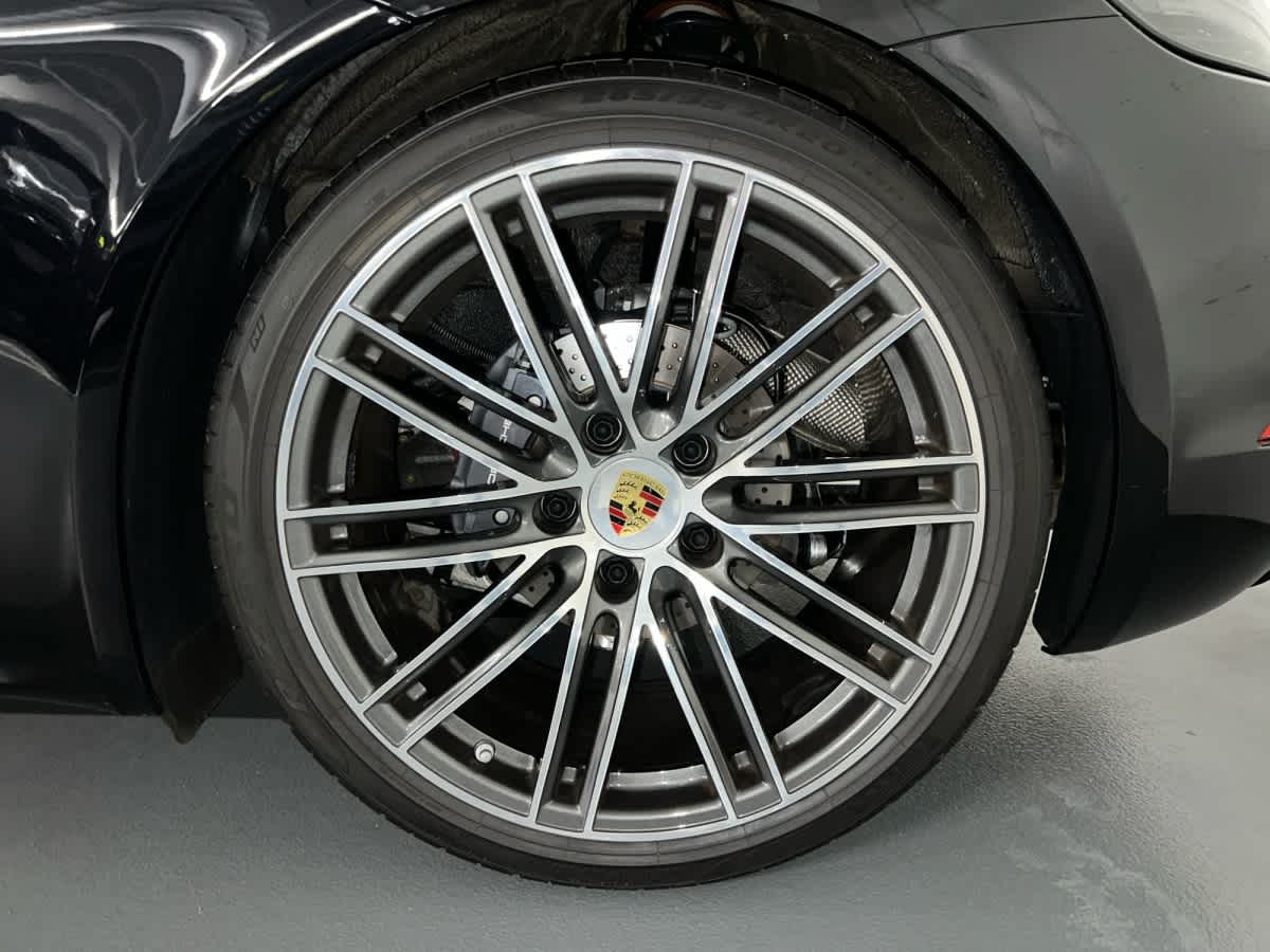 new 2025 Porsche 718 Cayman car