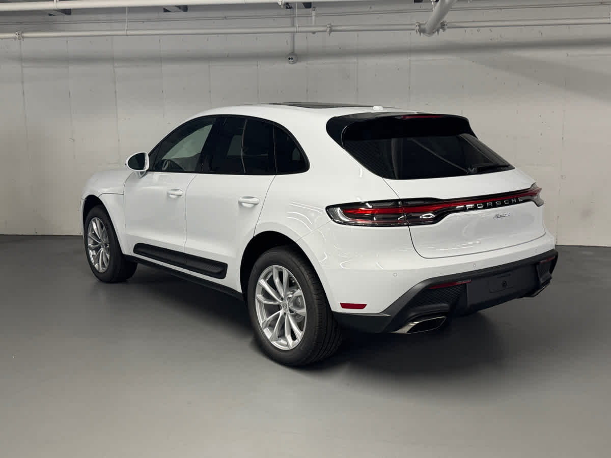 2026 Porsche Macan T photo 3
