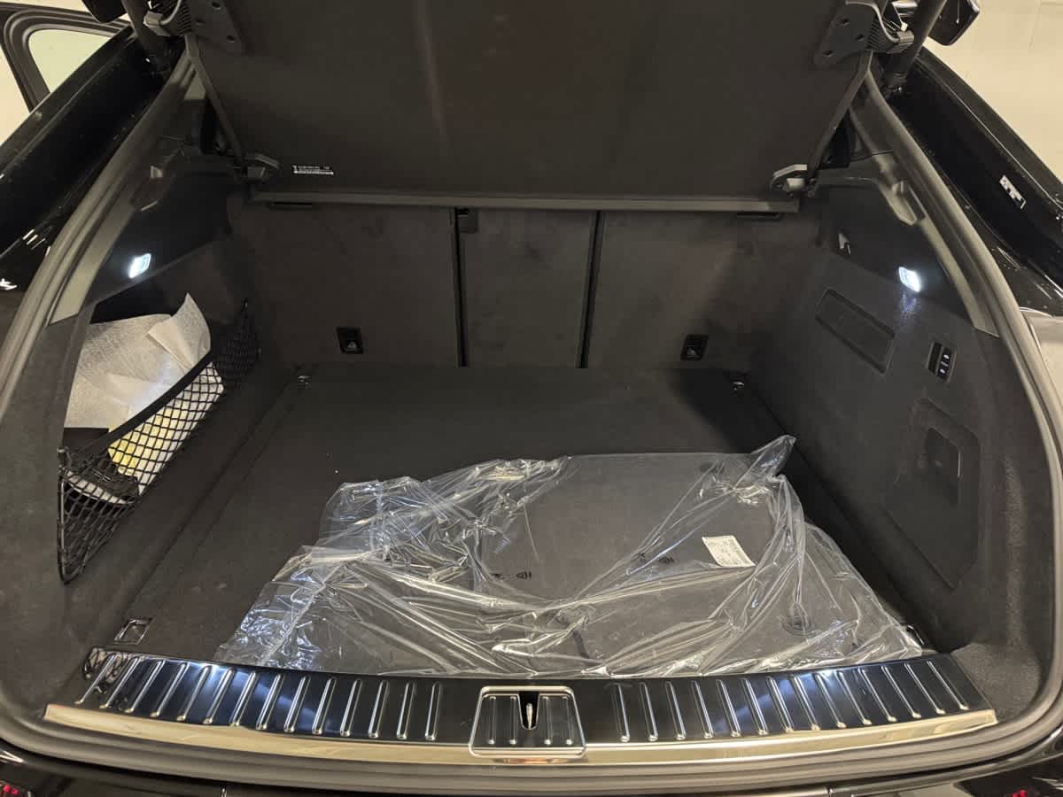 new 2025 Porsche Cayenne car