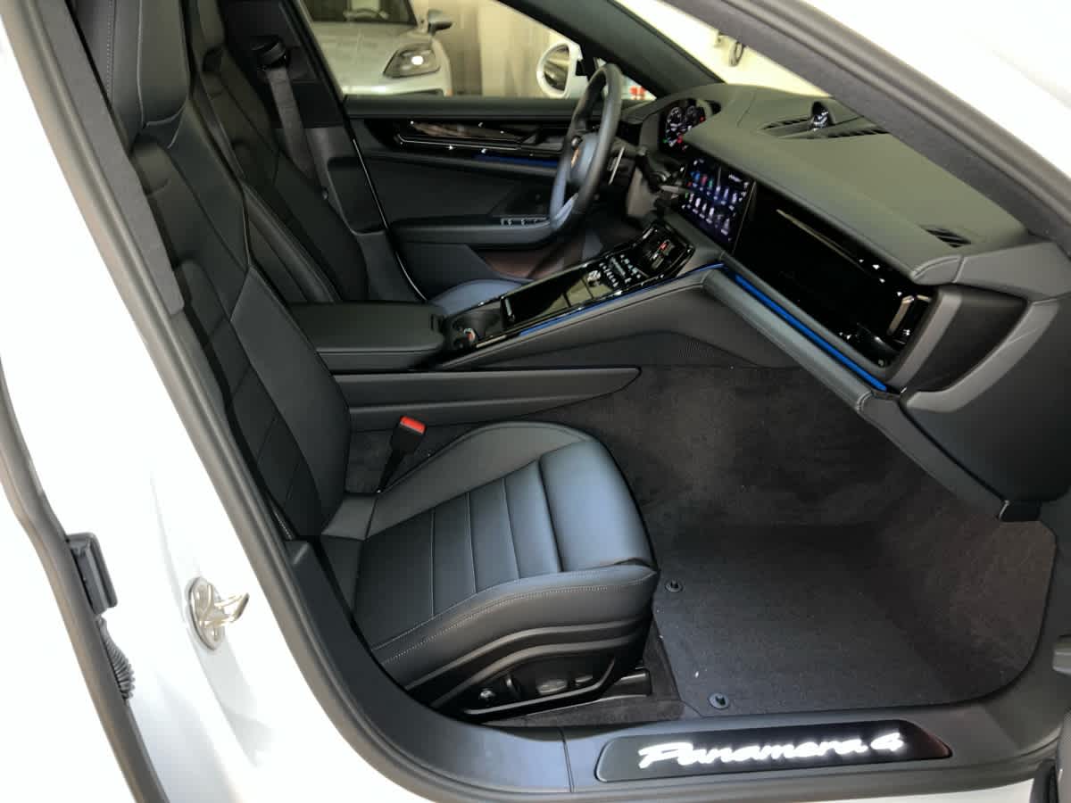 new 2026 Porsche Panamera car