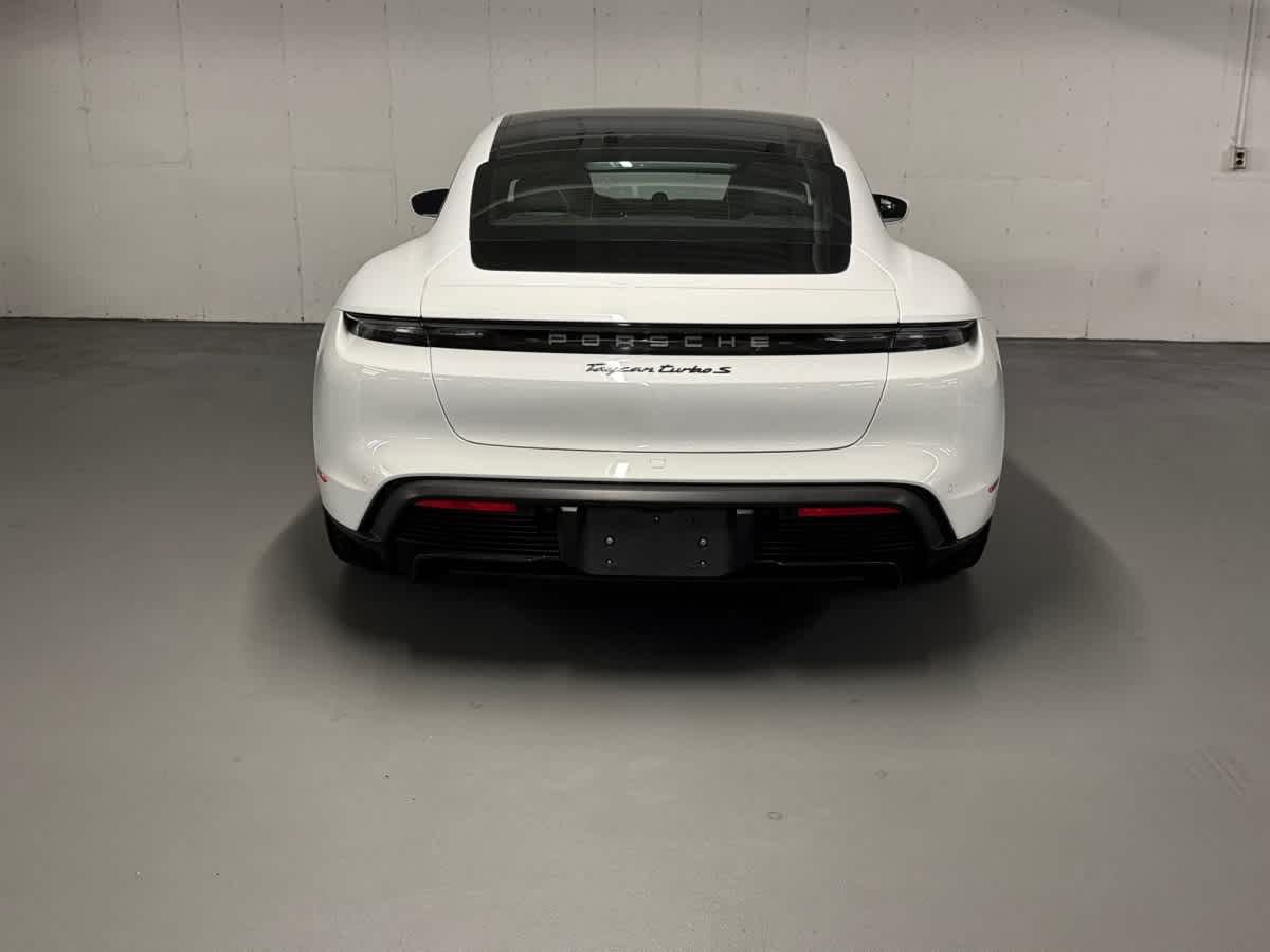 new 2024 Porsche Taycan car