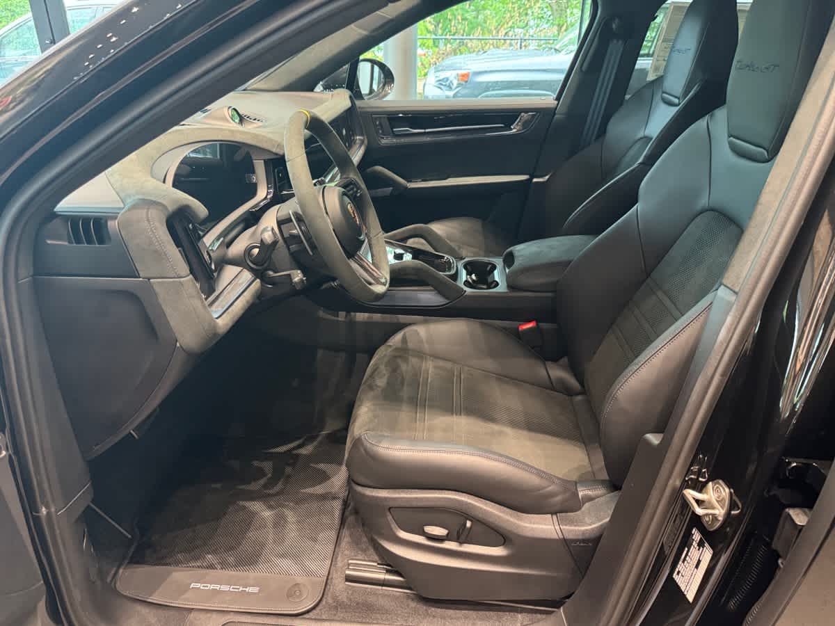new 2025 Porsche Cayenne car