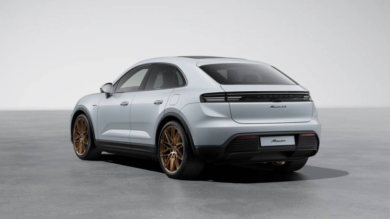 2025 Porsche Macan Electric photo 3
