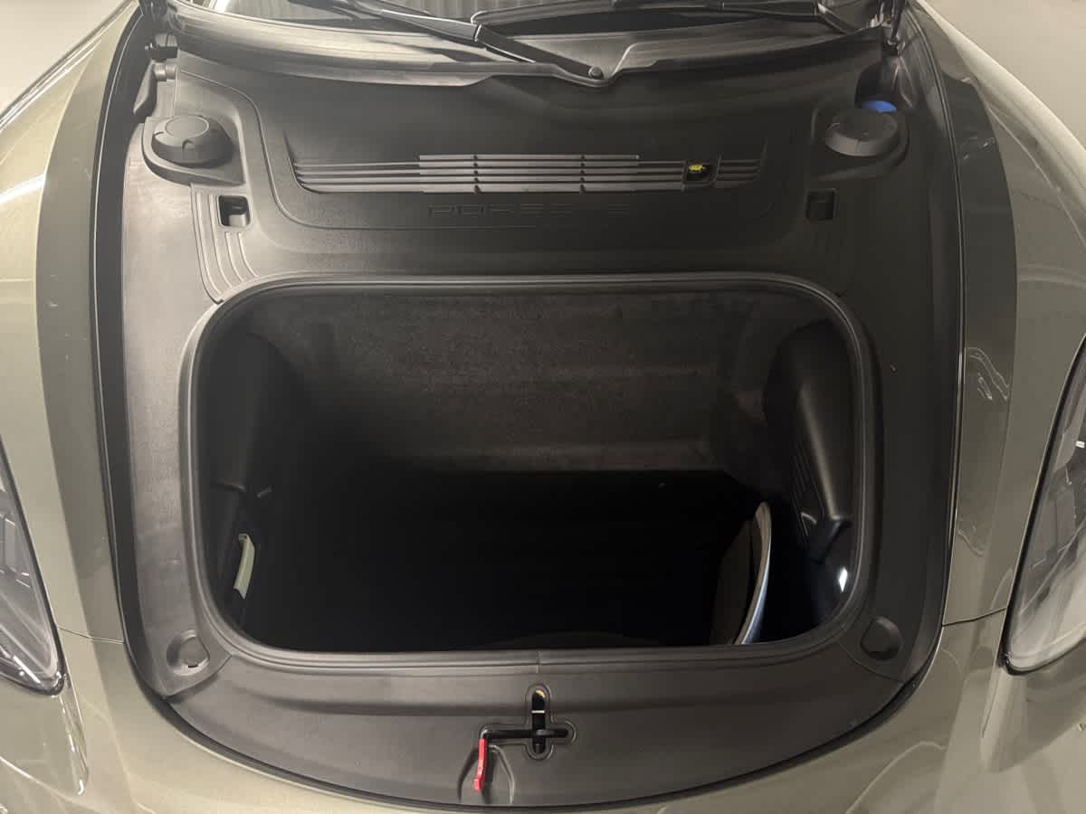 new 2025 Porsche 718 Boxster car