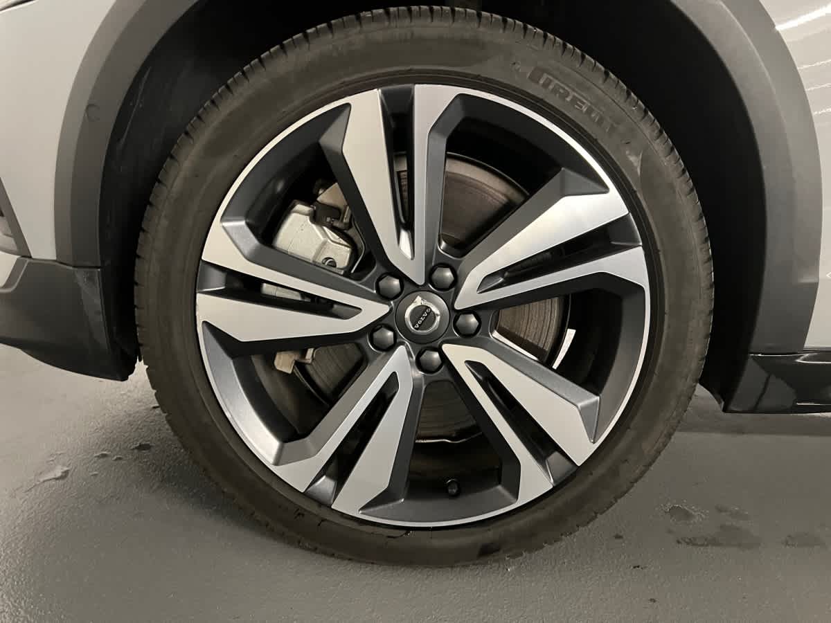 used 2025 Volvo V60 Cross Country car, priced at $37,997