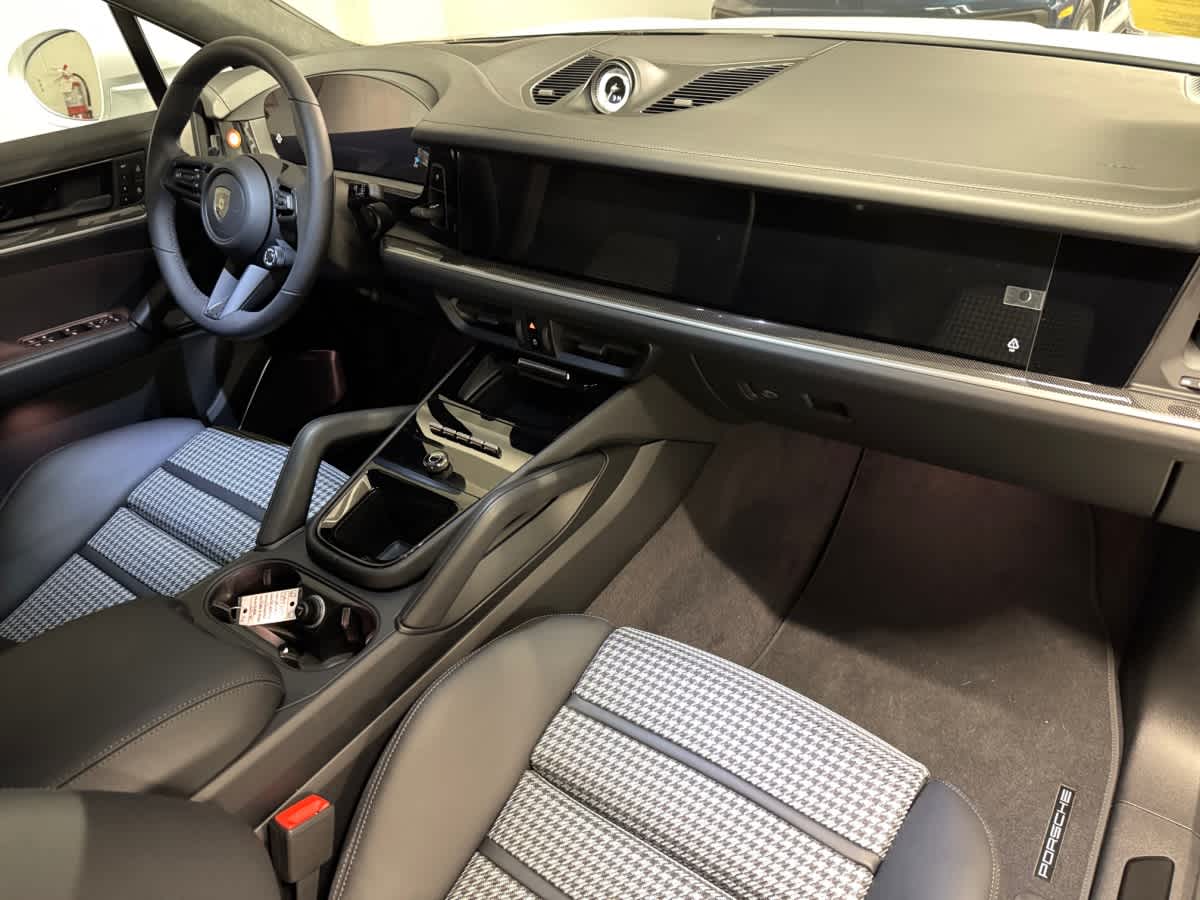 new 2025 Porsche Cayenne car