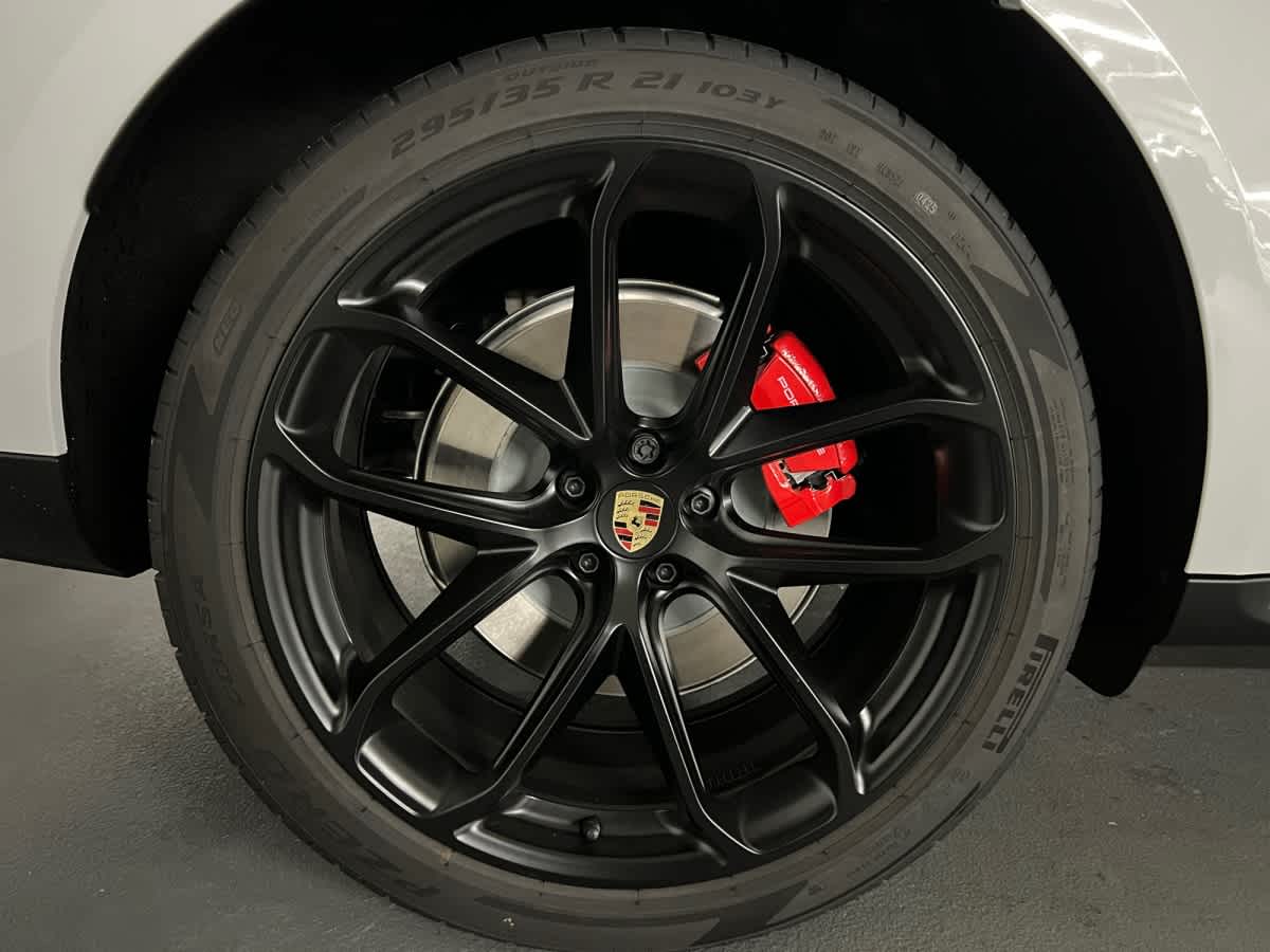 2025 Porsche Macan GTS - Photo 11