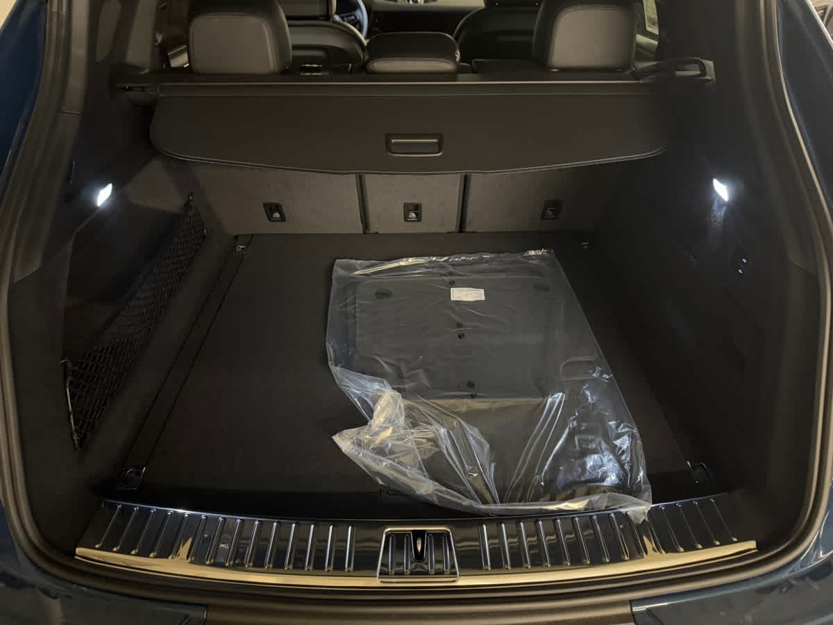 new 2025 Porsche Cayenne car