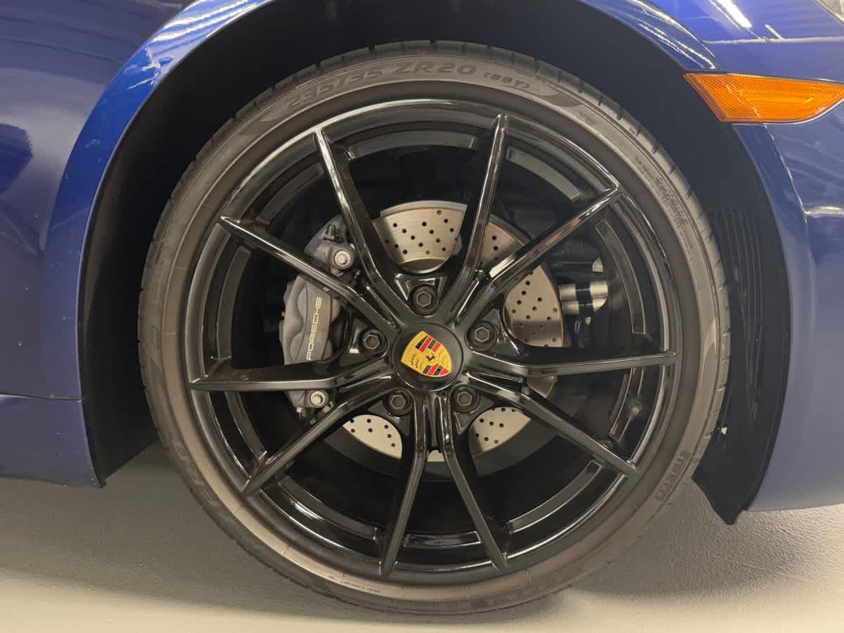 new 2025 Porsche 718 Cayman car