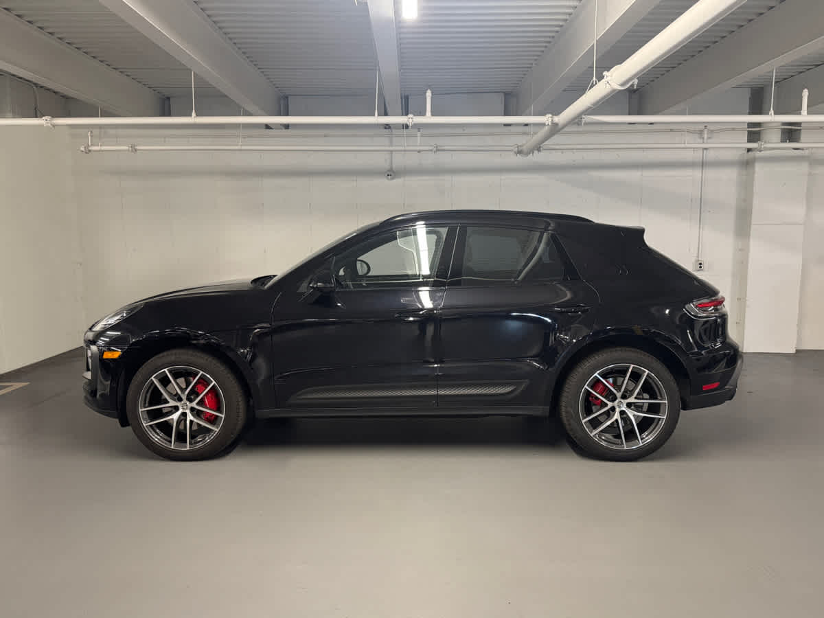 2023 Porsche Macan S photo 2
