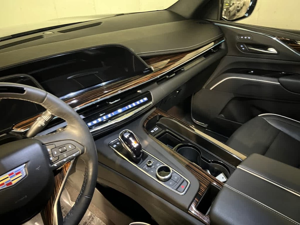 Used 2024 CADILLAC Escalade 4WD Premium Luxury SUV