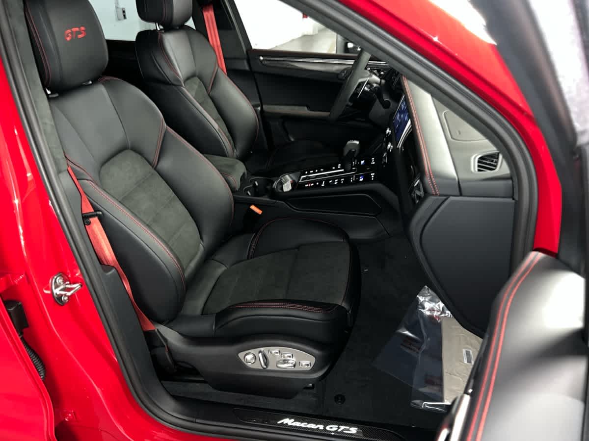 new 2026 Porsche Macan car