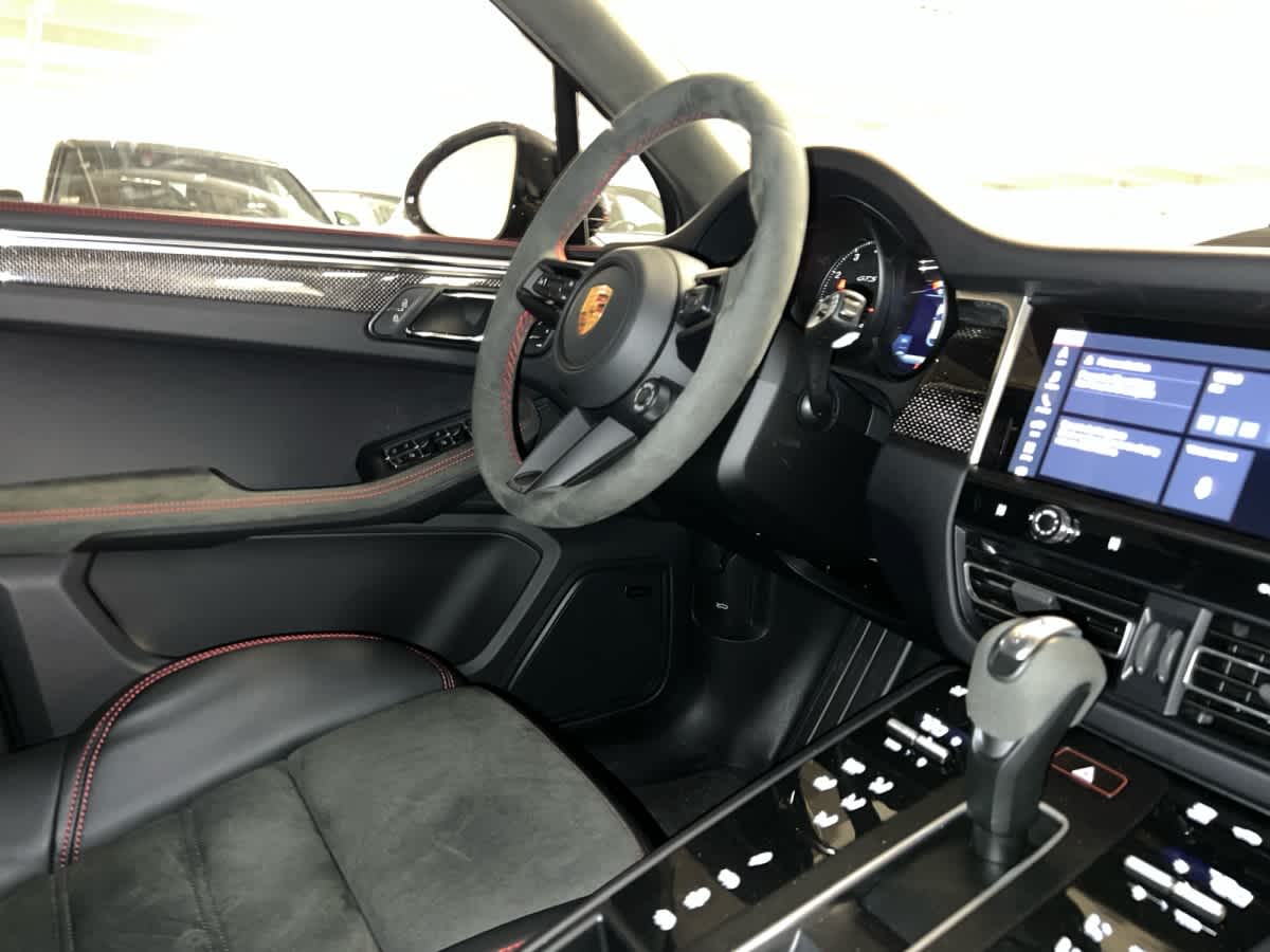 new 2026 Porsche Macan car