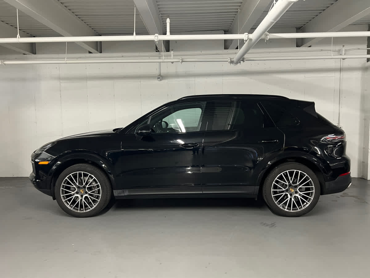 View vehicle photo 2