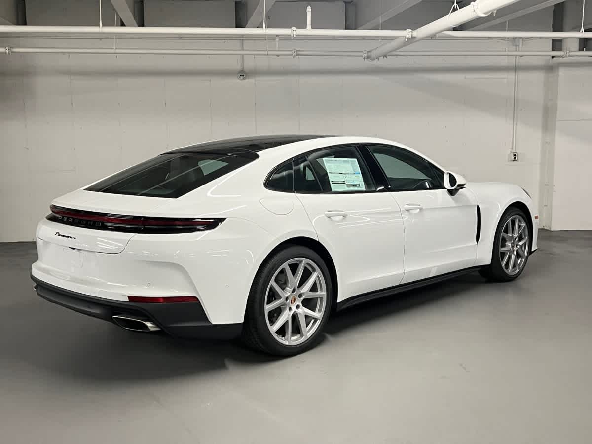 new 2026 Porsche Panamera car
