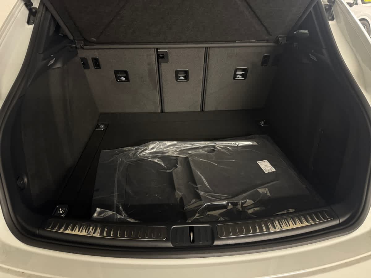 new 2026 Porsche Macan car