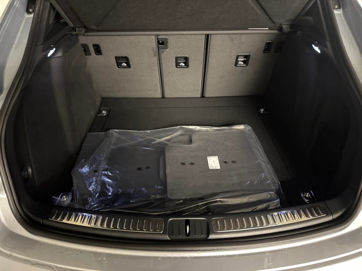 new 2026 Porsche Macan car