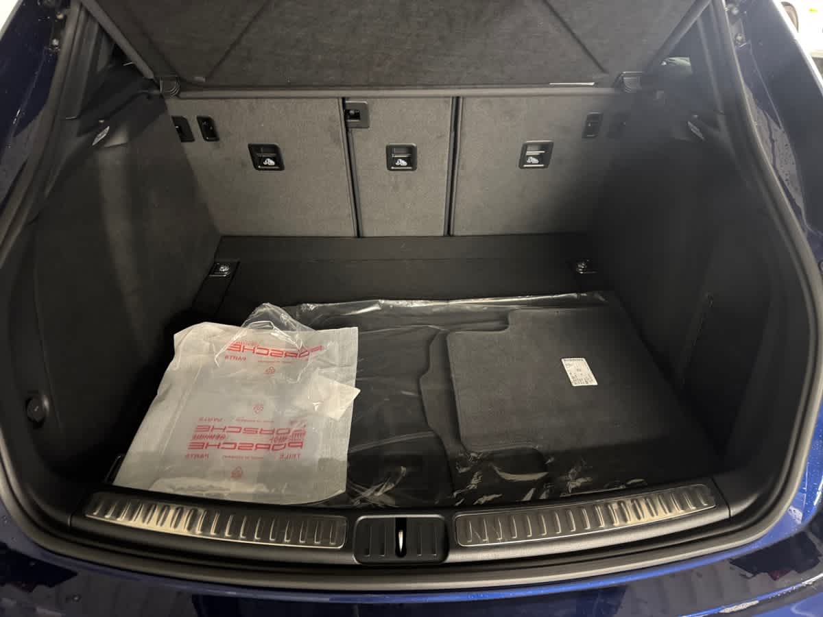 new 2026 Porsche Macan car