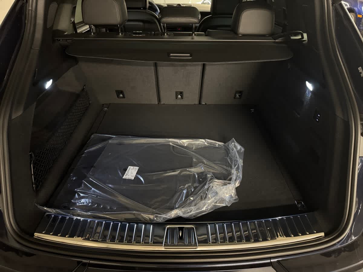 new 2025 Porsche Cayenne car