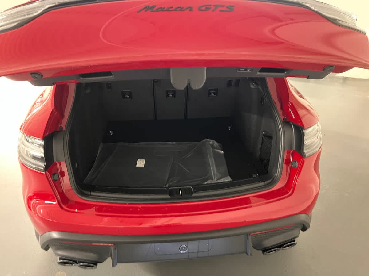 new 2026 Porsche Macan car