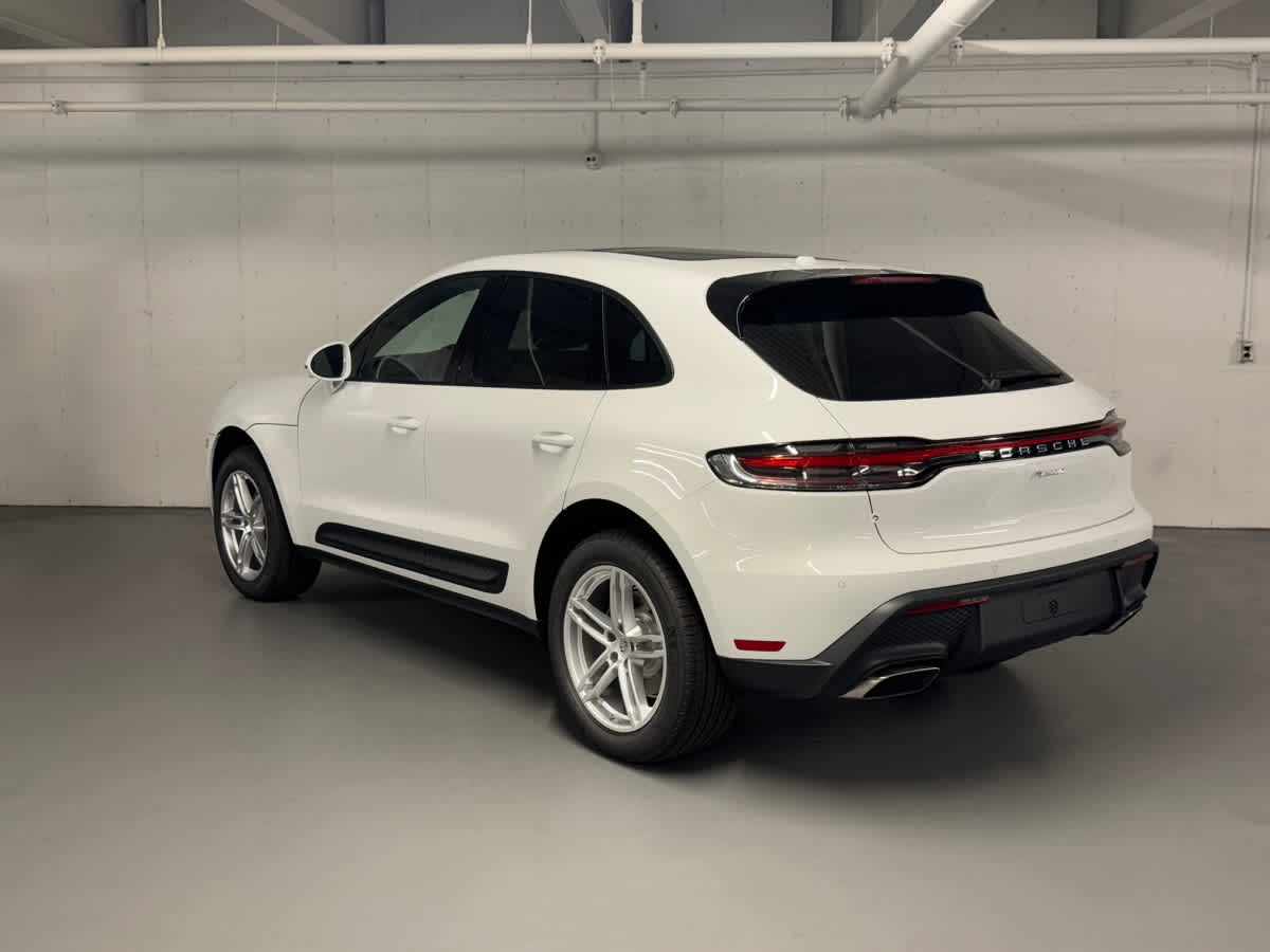 2026 Porsche Macan T photo 3