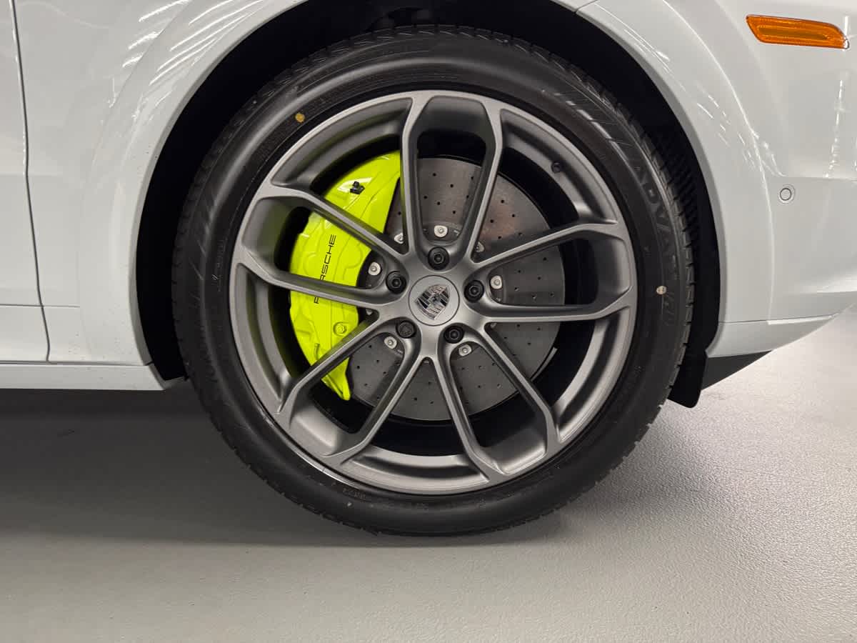 new 2025 Porsche Cayenne car