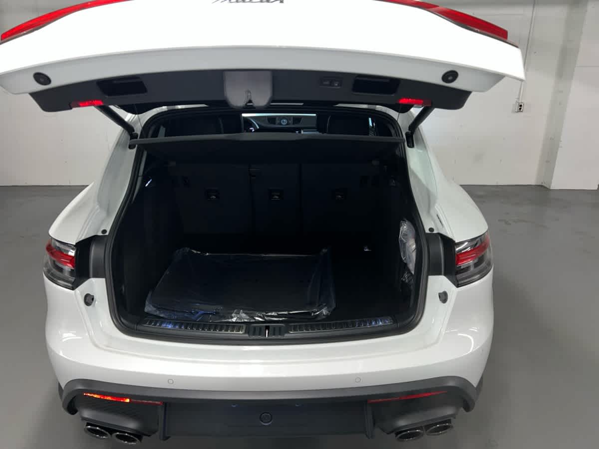 new 2026 Porsche Macan car