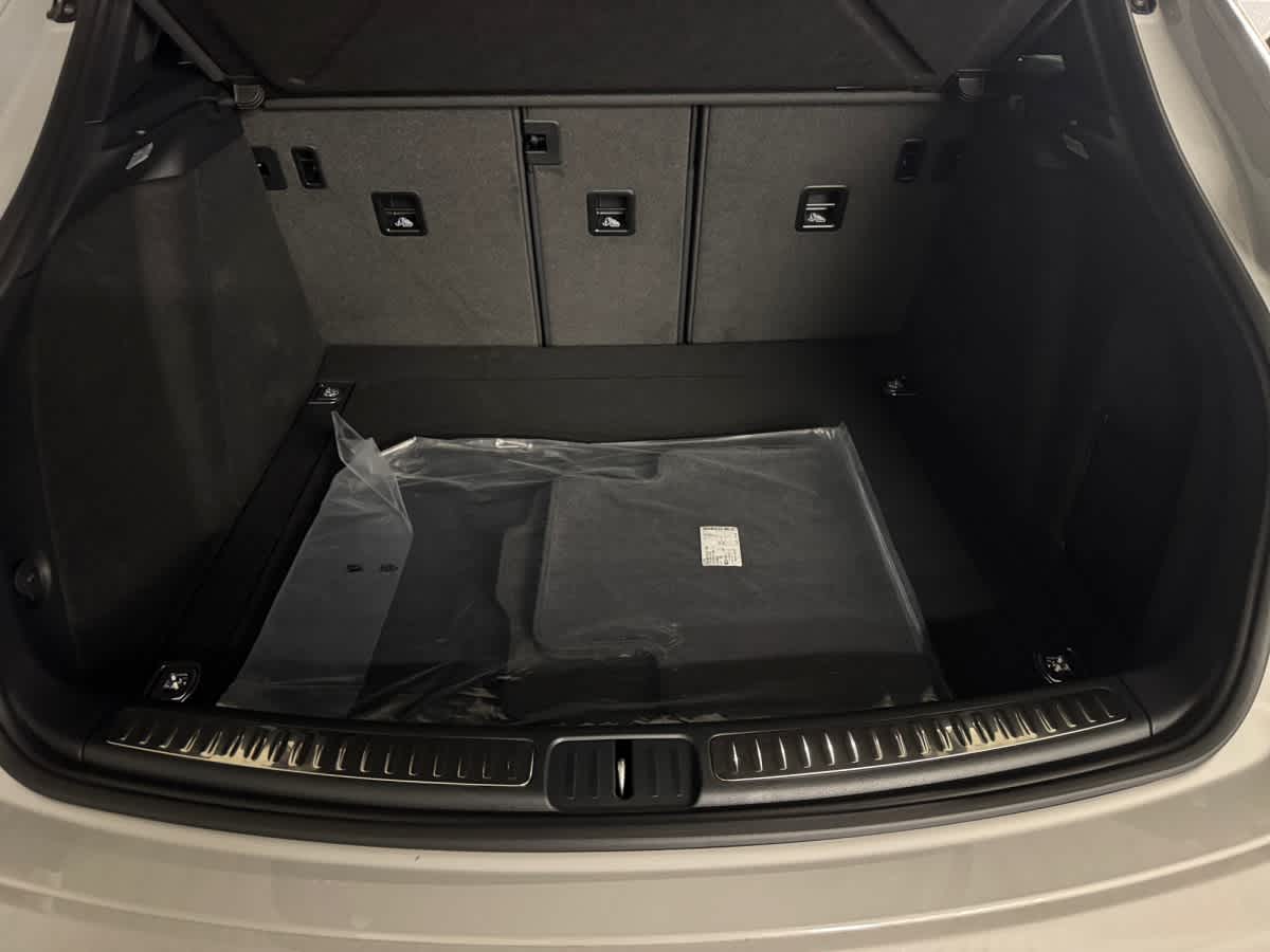 new 2026 Porsche Macan car