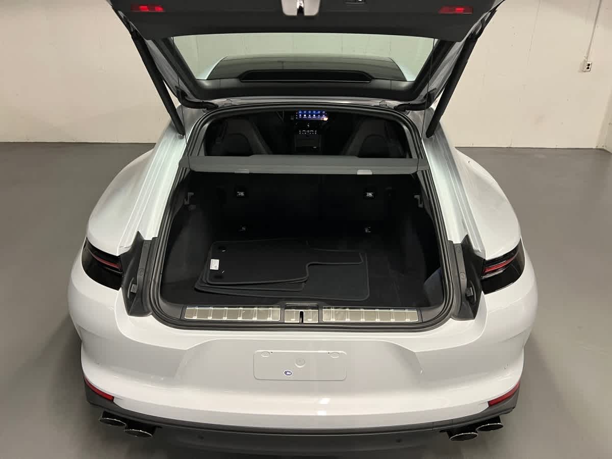 new 2026 Porsche Panamera car