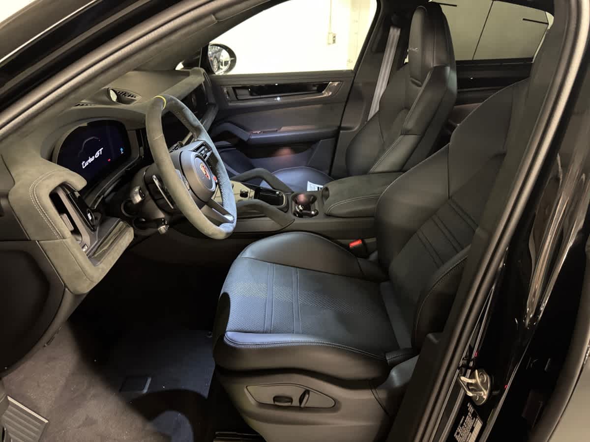 new 2025 Porsche Cayenne car