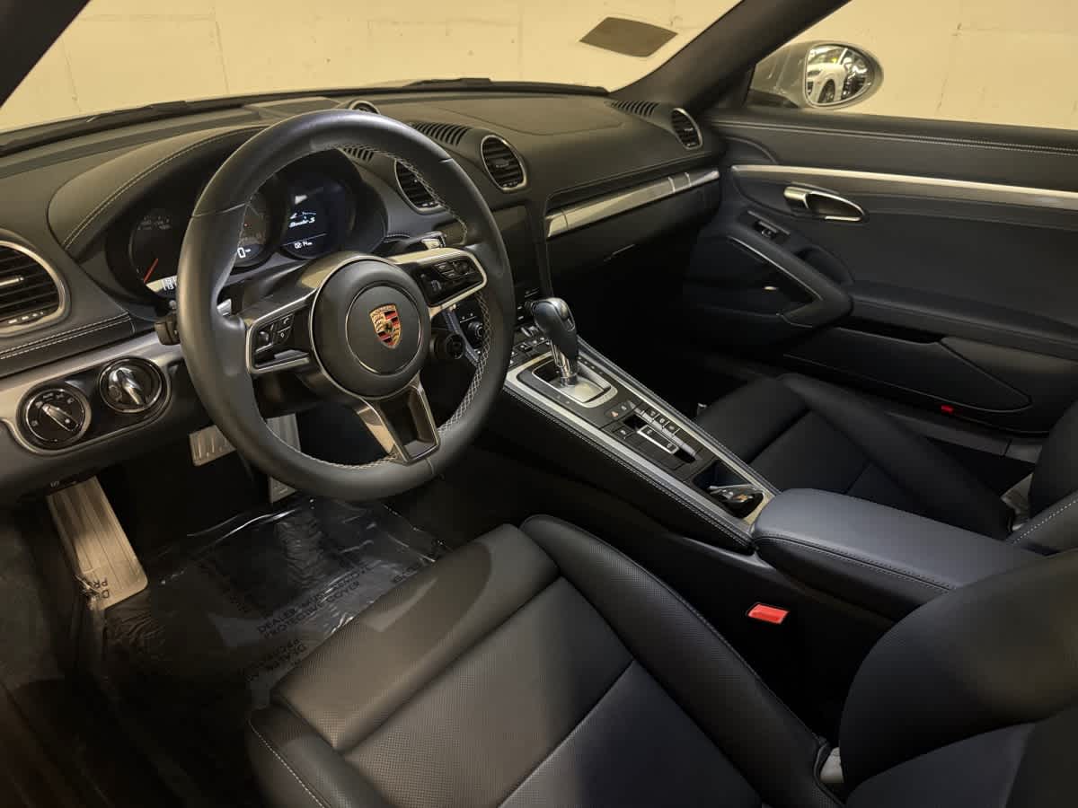 2025 Porsche Boxster S photo 4