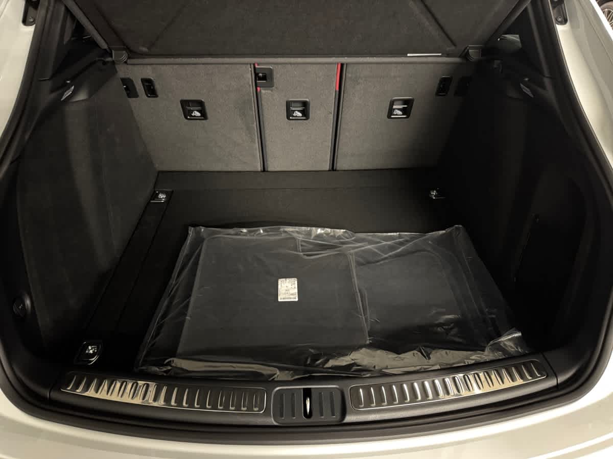 new 2026 Porsche Macan car