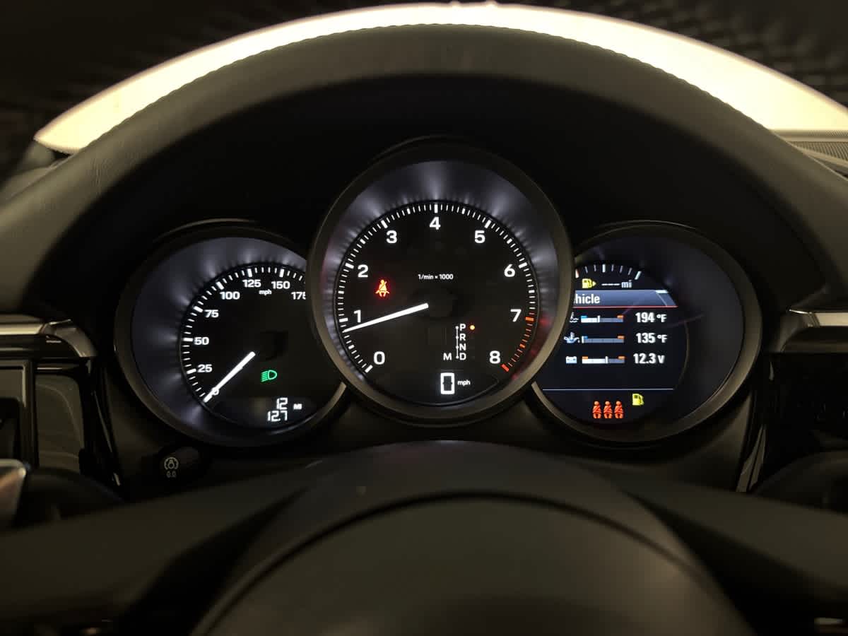 2026 Porsche Macan - Photo 18