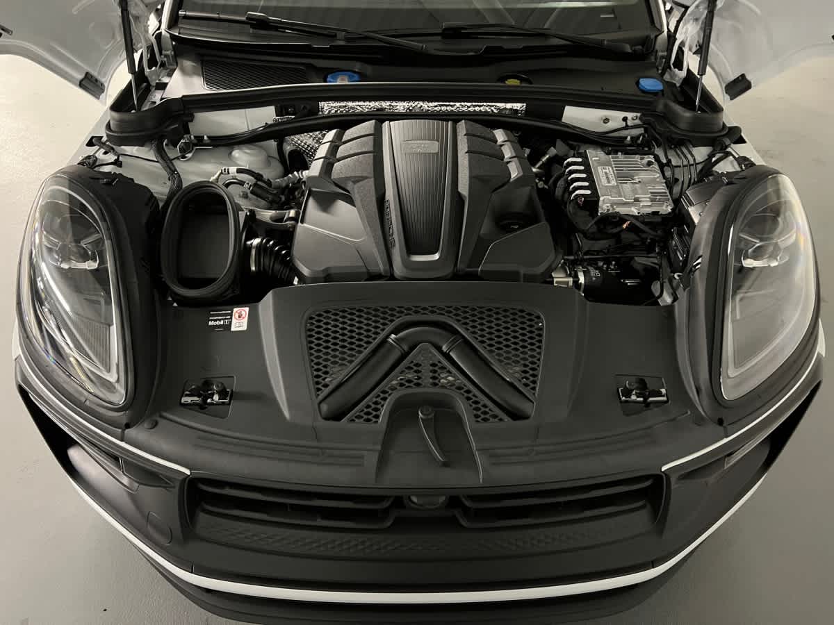2025 Porsche Macan GTS - Photo 30