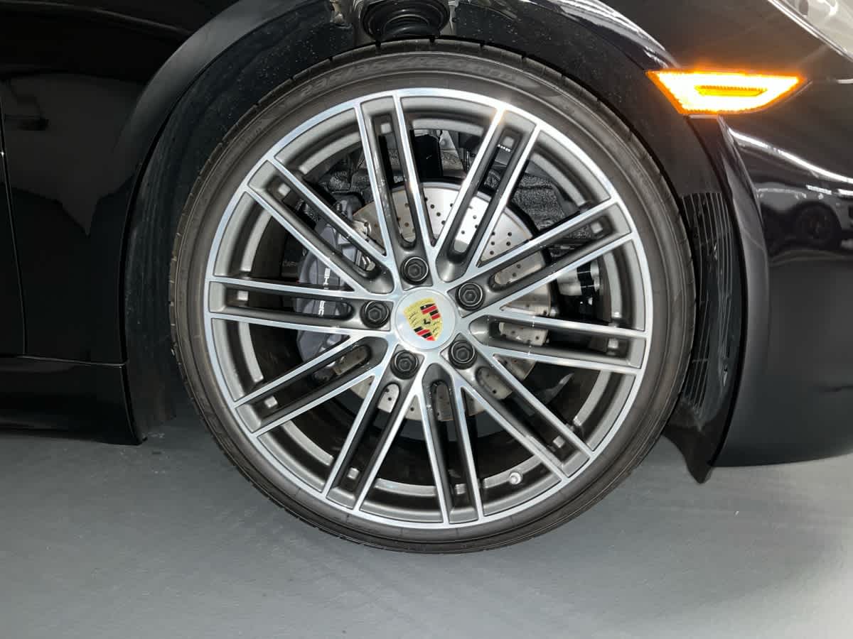 new 2025 Porsche 718 Cayman car