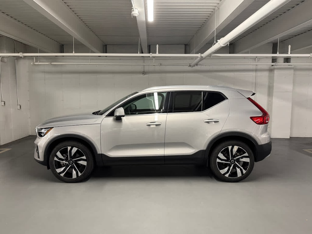Used 2023 Volvo XC40 Ultimate Bright Theme SUV