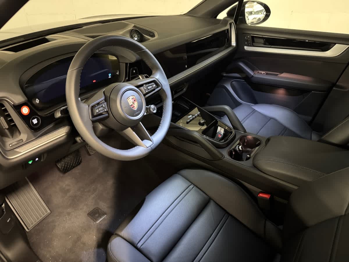 2026 Porsche Cayenne Coupe photo 4