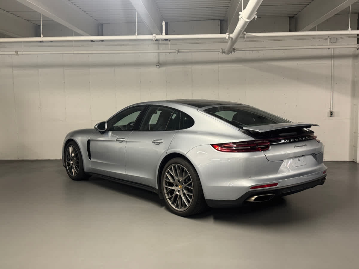 2019 Porsche Panamera 4 photo 3