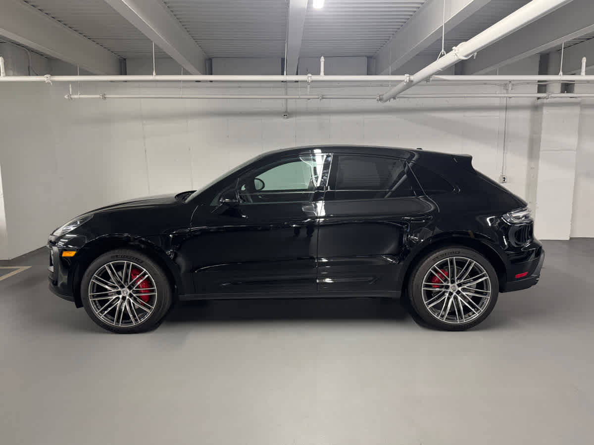 2025 Porsche Macan S photo 2