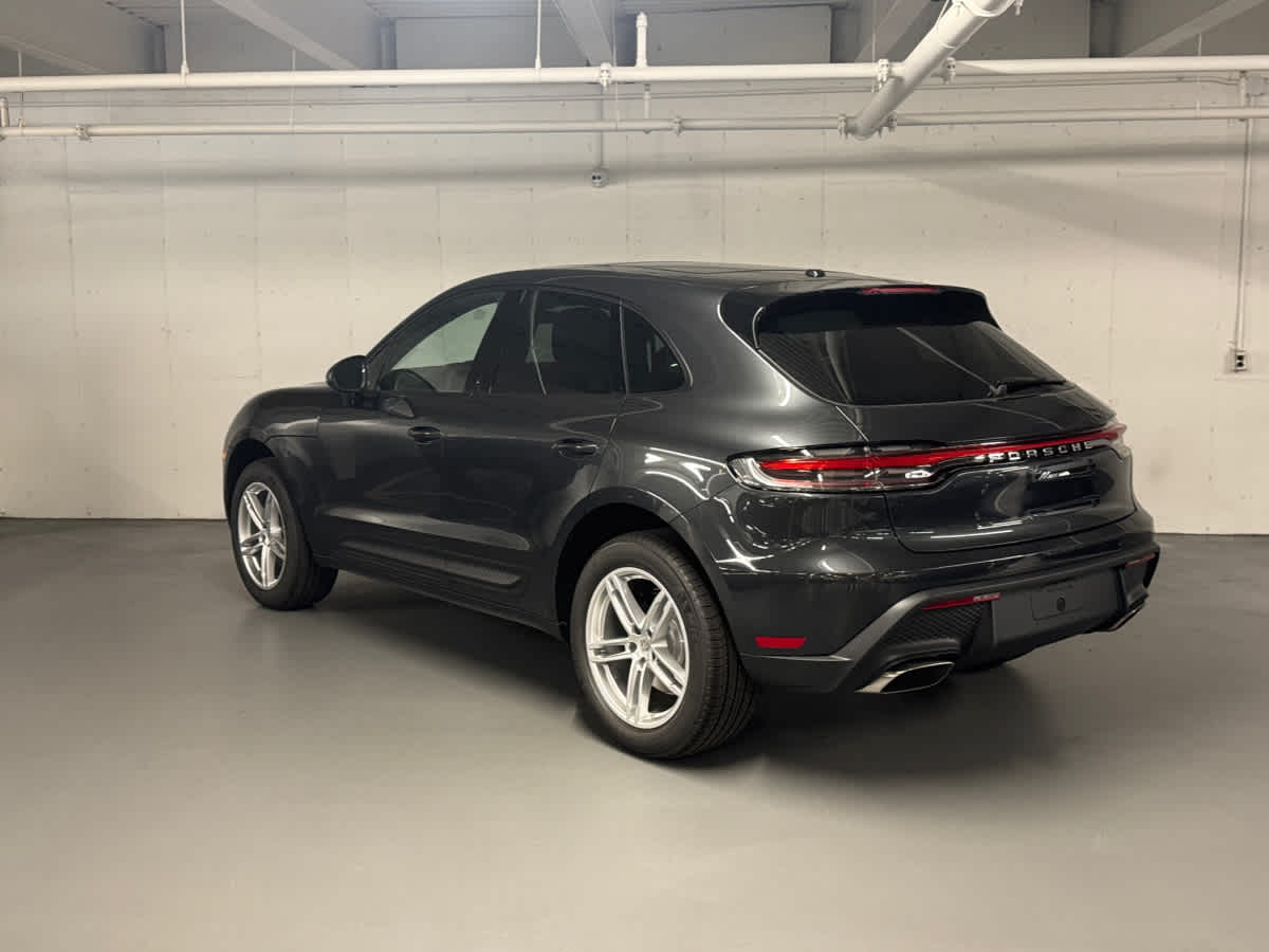 2026 Porsche Macan T photo 3