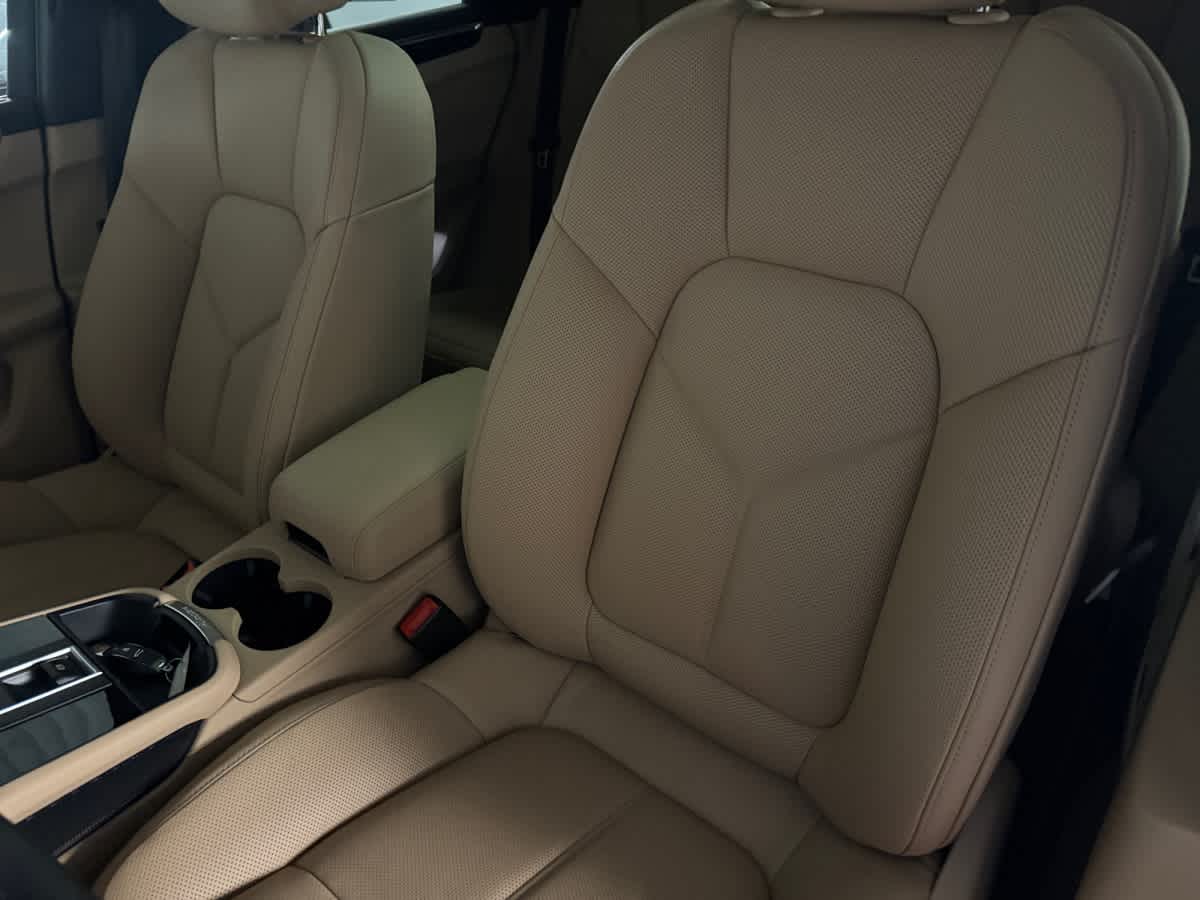 new 2026 Porsche Macan car