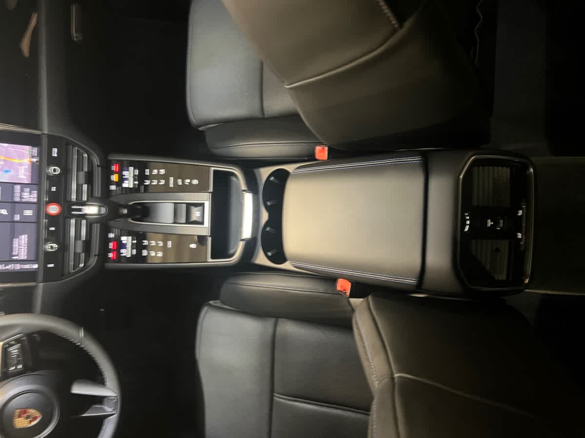 2026 Porsche Macan T - Photo 19