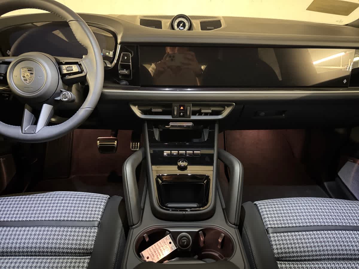 new 2025 Porsche Cayenne car