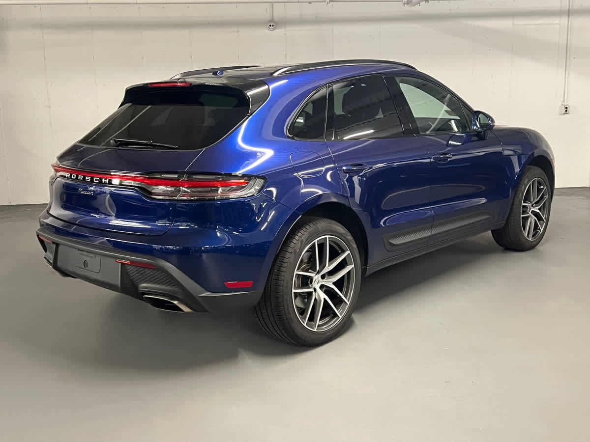 2026 Porsche Macan T - Photo 9