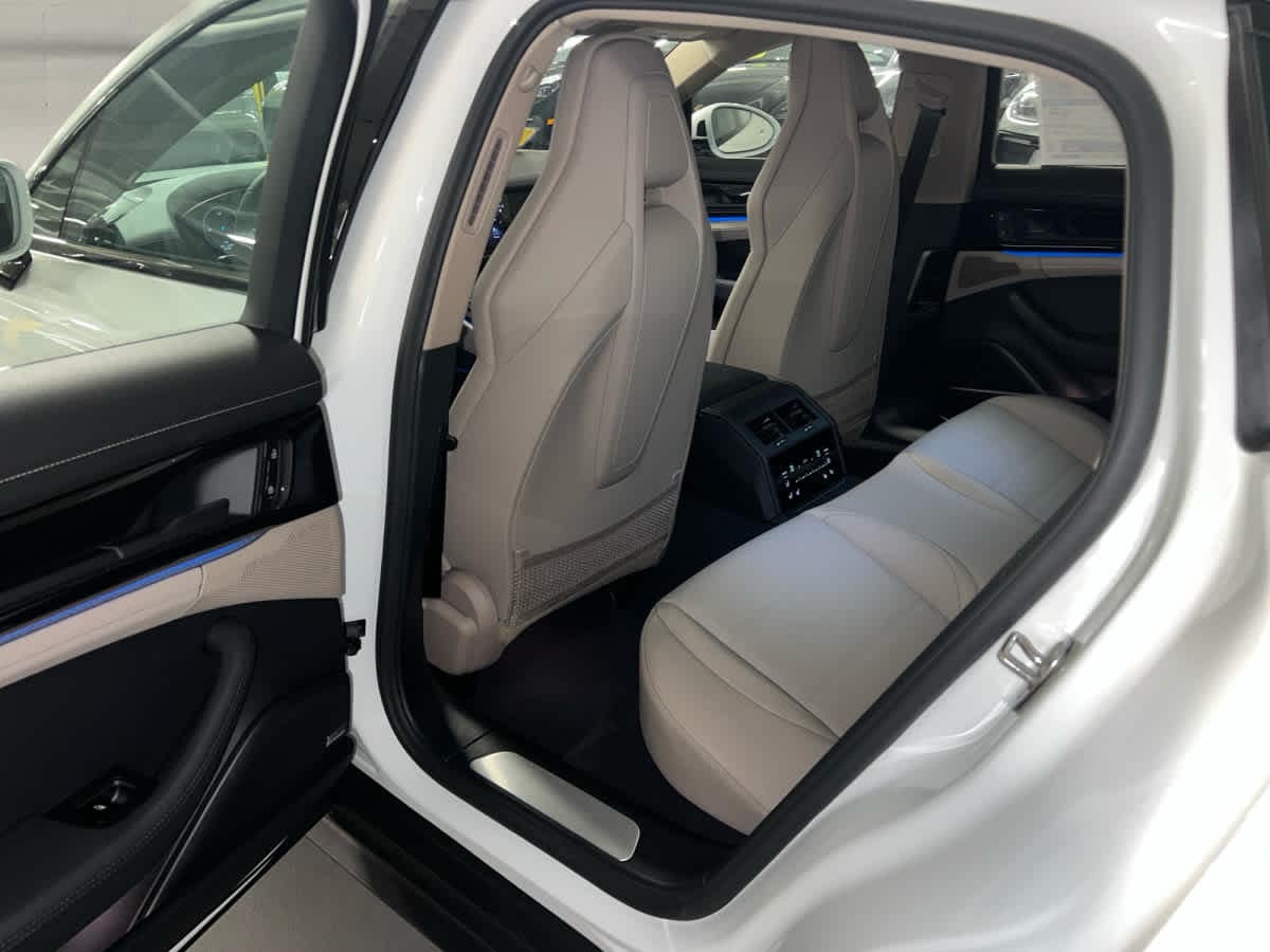 new 2026 Porsche Panamera car