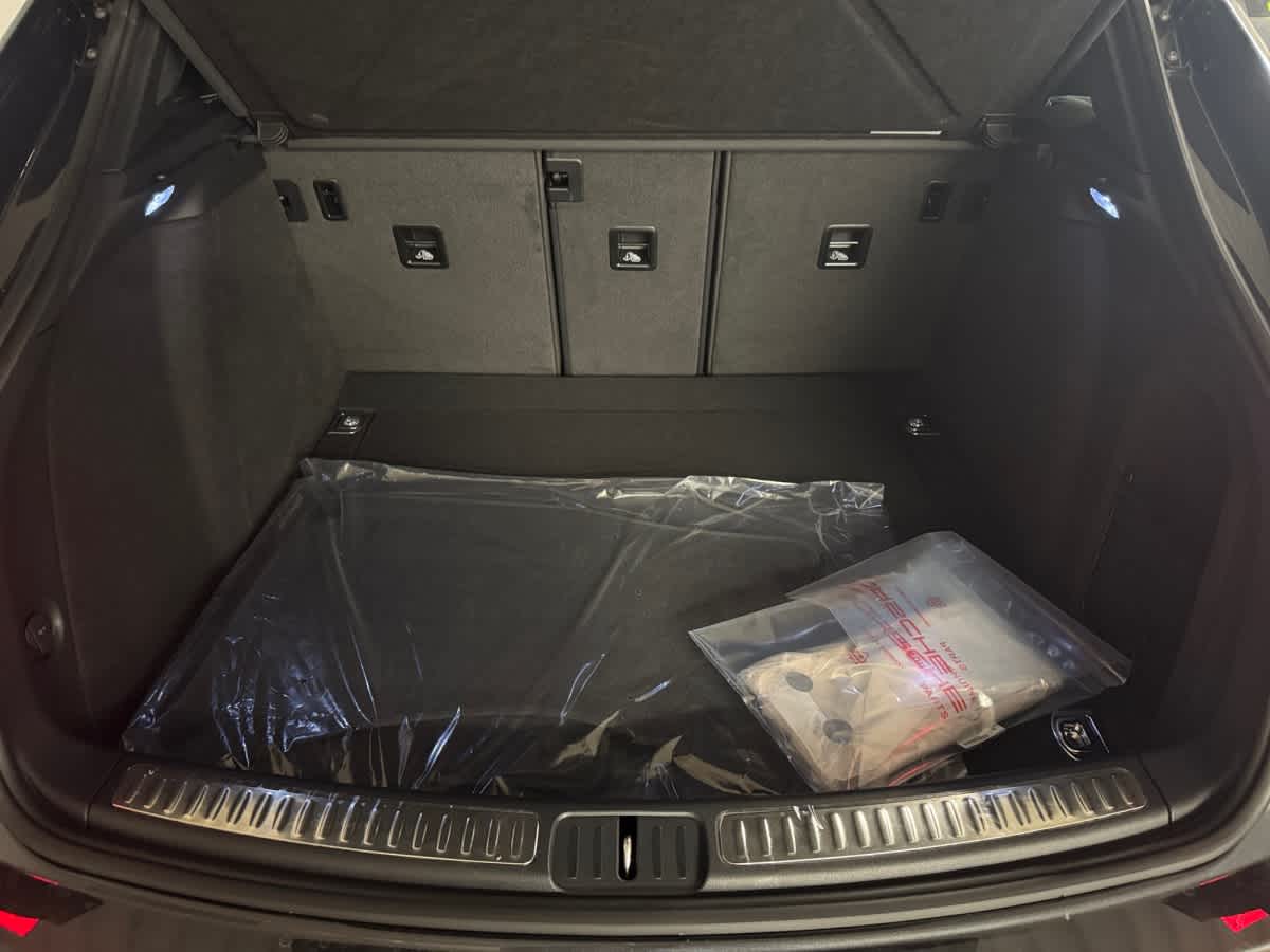 new 2026 Porsche Macan car