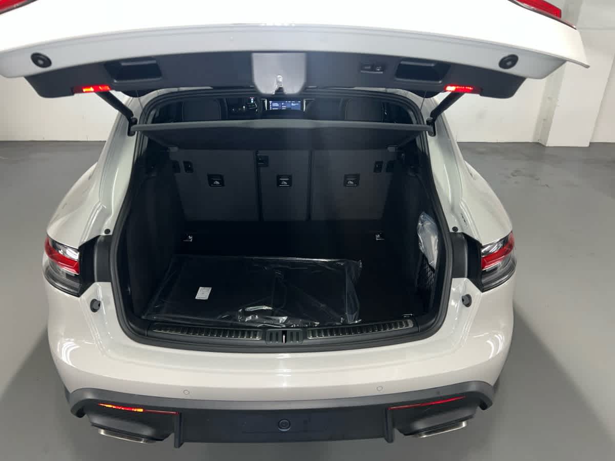 new 2026 Porsche Macan car
