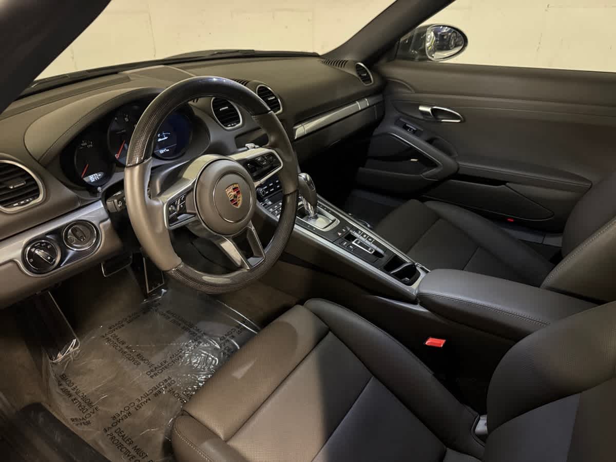 new 2025 Porsche 718 Boxster car