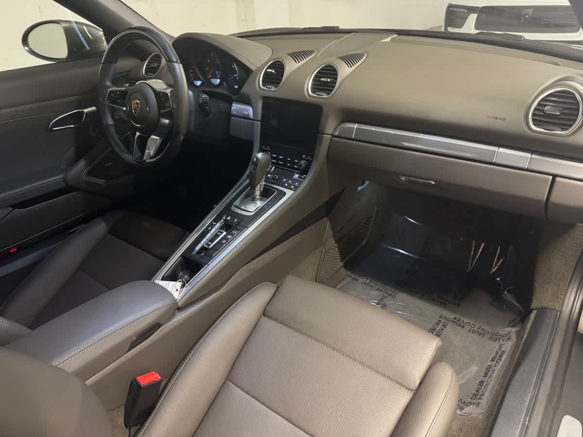 new 2025 Porsche 718 Boxster car